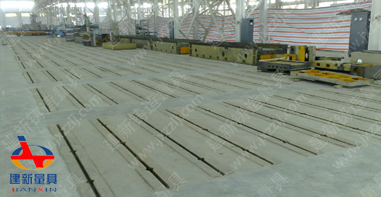 地軌安裝現(xiàn)場