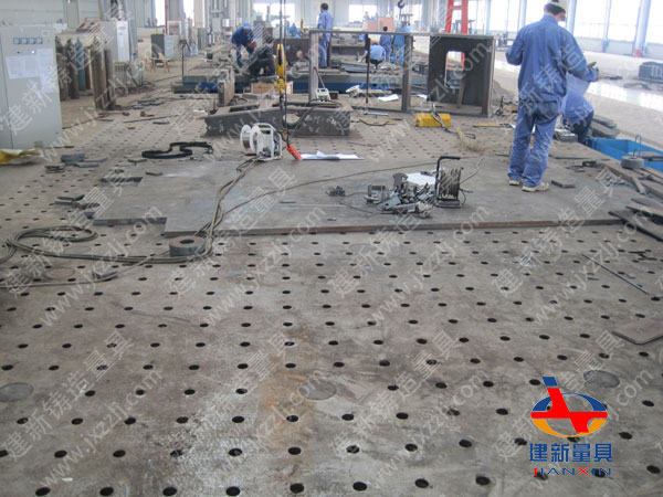 上海某船廠安裝火工平臺現(xiàn)場圖