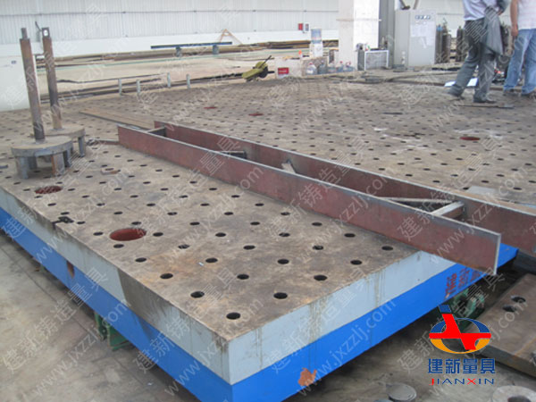 上海某船廠安裝火工平臺現(xiàn)場圖